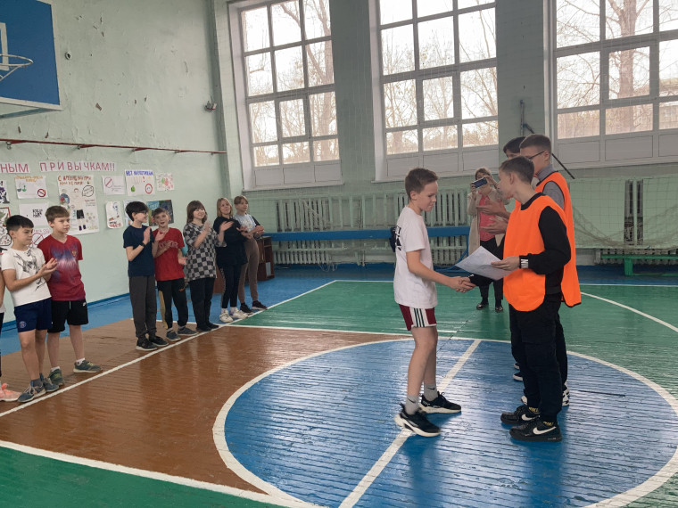 Турнир по пионерболу.
